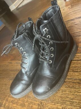 Girls combat style boots size 2